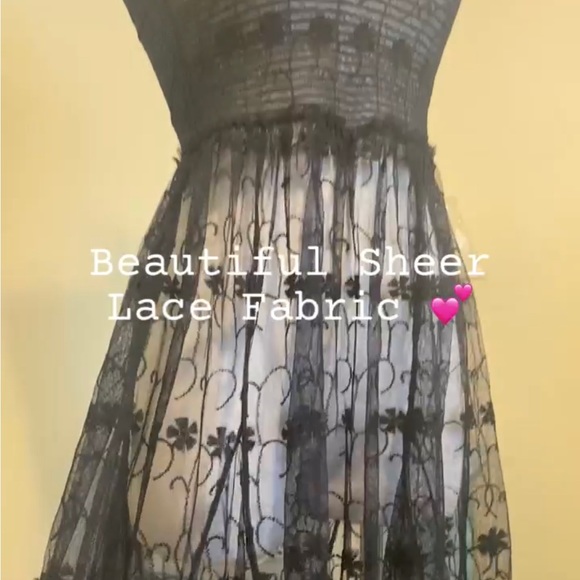 NWT Intimately Free People Strapless Tube Top Sheer Lace Midi Dress, Black
XS - Picture 3 of 9